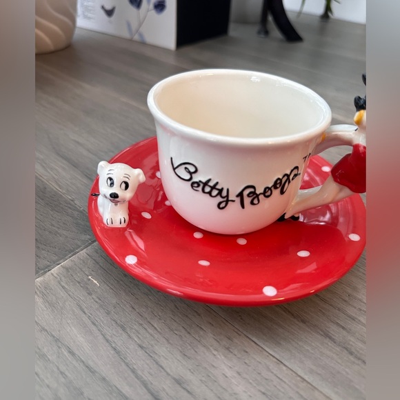 Betty Boop teacup and saucer set - Picture 3 of 4